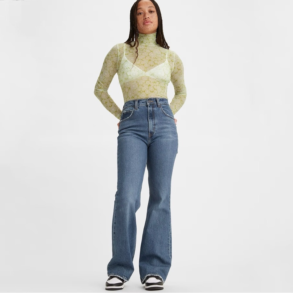 LEVI’S
70’s High Rise Flare Jeans - 25Wx32L